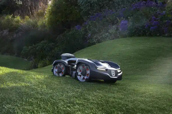 husqvarna-automower-435x-awd-nera-with-wire-free-technology-garden-1