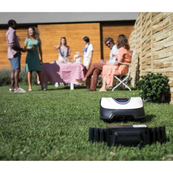 MIIMO 40 ROBOTIC LAWNMOWER (INCL. WIRE AND PEGS) 5