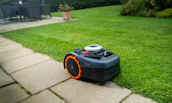 segway-i108e-garden-1