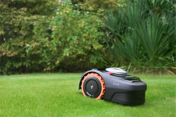 segway-i108e-garden-3