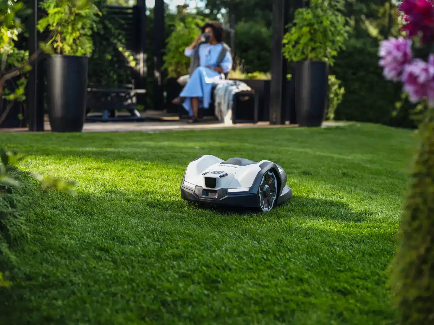Husqvarna Automower 410VE NERA robot mower with Vision